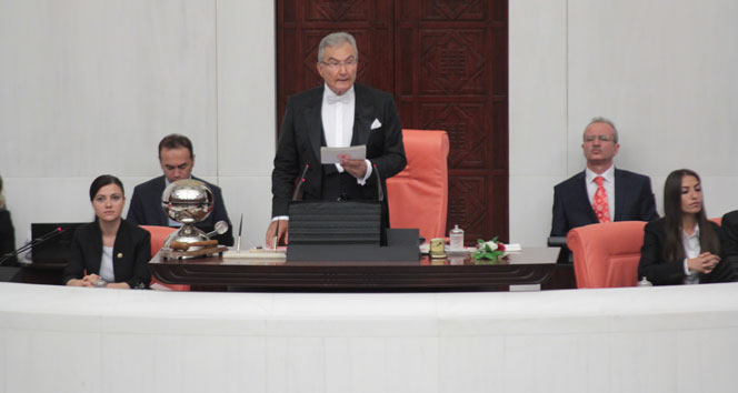 Deniz Baykal'ın sözü güldürdü