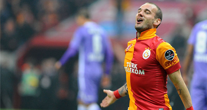 Sneijder, Sivasspor maçı sonrası patladı