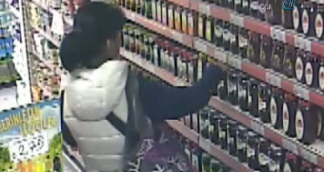 Önce balları çaldı, sonra reyonu düzeltti