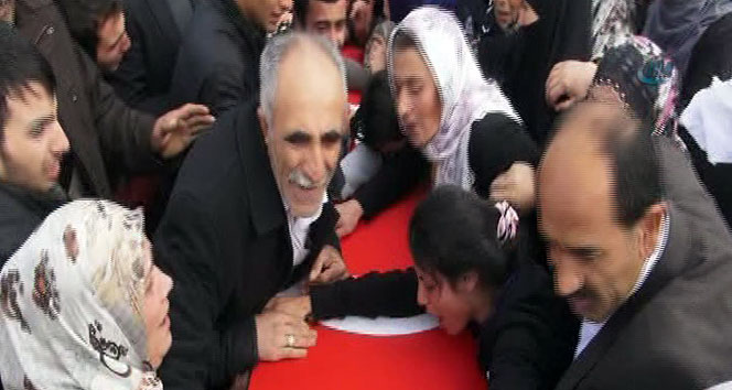 Şehide gözü yaşlı veda