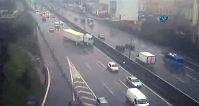 Maltepe’deki TIR kazası kamerada