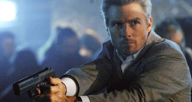 Tom Cruise tam 1500 metreden dublörsüz uçtu