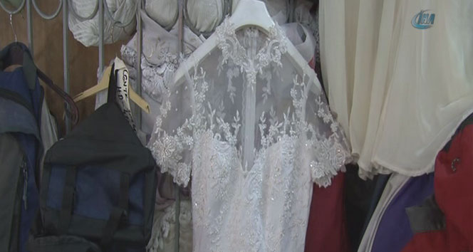 Havalimanında unutulan eşyalar satışa çıktı