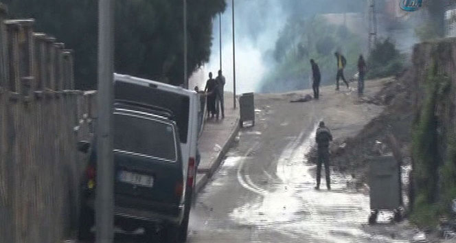 Polis Esenler'de plastik mermiyle bir kadını vurdu