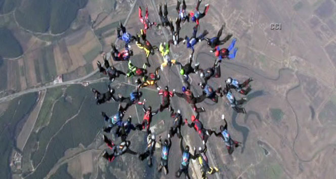 Havada 40 kişilik muhteşem rekor Çoklu Tutuşma Rekoru,İzmir,türk paraşütçüler