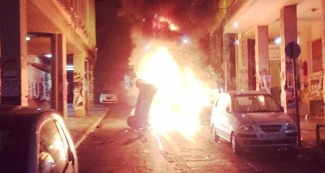 Atina'da otobüsleri yaktılar&nbsp;atina,otobüs