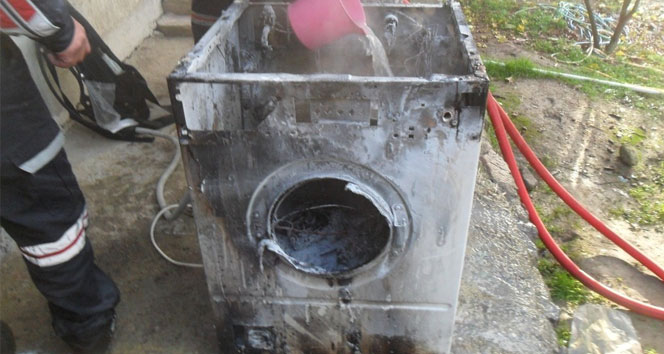 Çamaşır makinesi bomba gibi patladı bomba,çamaşır makinası,patlama