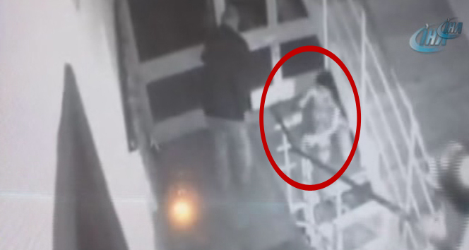 Kadın cinayeti kameralara böyle yansıdı Eda Okutgen,izmir kadın cinayeti,kadın cinayet kamerada