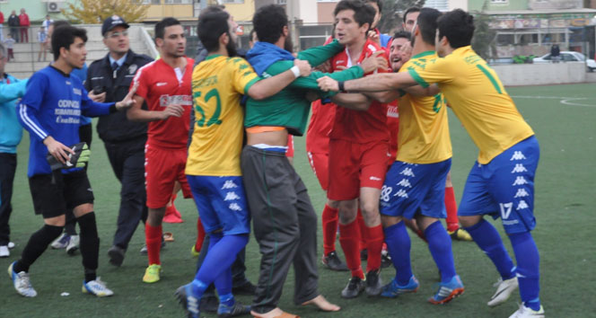 Amatör Lig'te goller değil tekmeler yumruklar konuşuyor! amatör lig,kavga