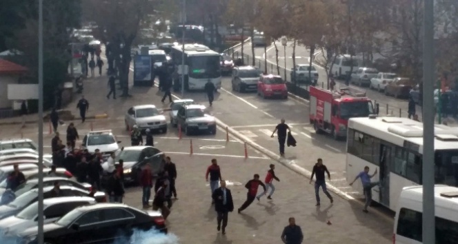 Holigan terörü kamerada!&nbsp;Holigan terörü,kamera,Uşakspor-AFJET Afyonkarahisarspor maçı kavga