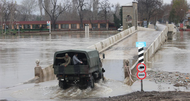 Edirne sular altında! Edirne,edirne sel baskını,edirnede şiddetli yağmur,nehirler taştı,Tunca ve Meriç Nehirlerinin taşması