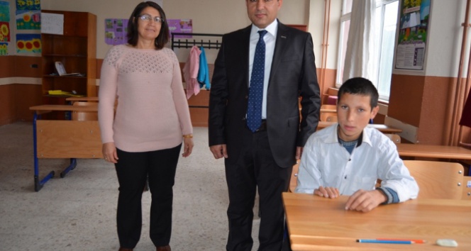 16 görevli ile tek başına sınava girdi Bayram Yeşilkula,TEOG sınavı