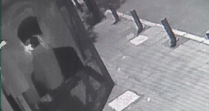 İzmir'de Türk Bayrağını yaktılar&nbsp;bayrak yakma,İzmir