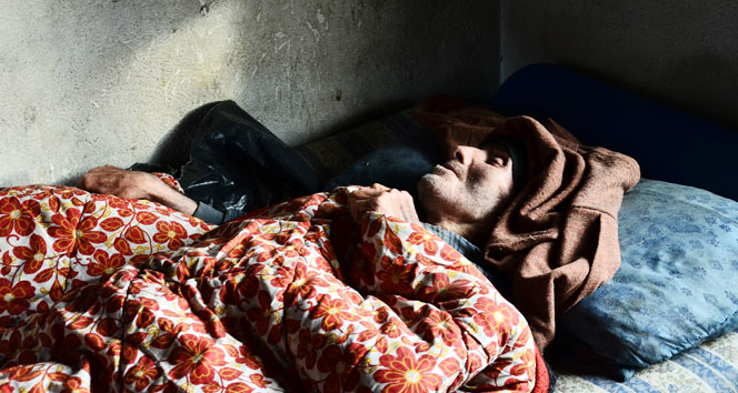 Yaşlı adamın tek göz odada yaşam savaşı&nbsp;kastamonu,tek göz oda,yatalak hasta Ali Çoban