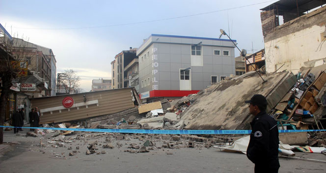 Göçükteki hasar, hava aydınlanınca ortaya çıktı göçük,hasar,Kayseri