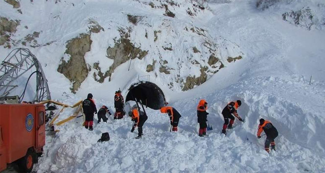 Çığ altında kalan son işçinin de cesedine ulaşıldı çığ,HES,lokman çelik