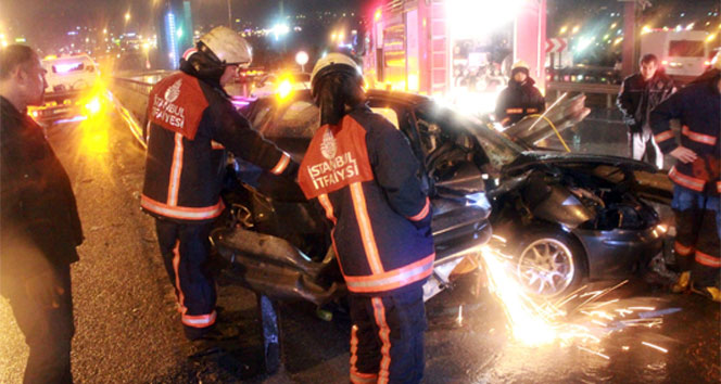 TEM'de kanlı gece: 1 ölü 5 yaralı! İstanbul,trafik kazası