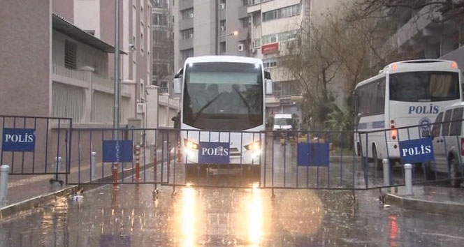 Gözaltındaki 20 polis adliyede 