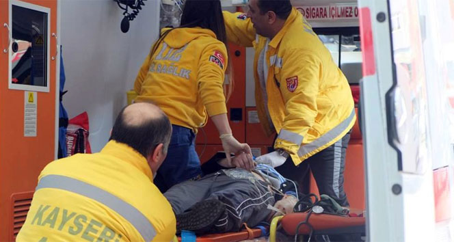 Kızına otomobil sürmeyi öğreten anne otomobilin altında kaldı Anne,Kayseri,otomobil