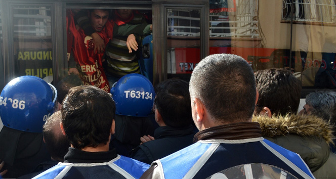 Cumhurbaşkanlığı Sarayı'na gitmek isteyen eylemcilere gözaltı&nbsp;Cumhurbaşkanlığı Sarayı,eylemci,gözaltı