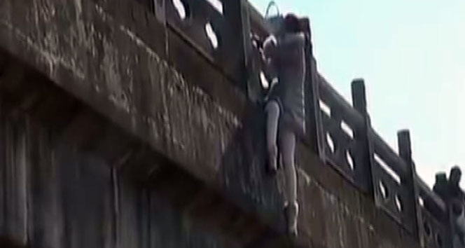 Eşiyle tartışan kadın... Çin,intihar