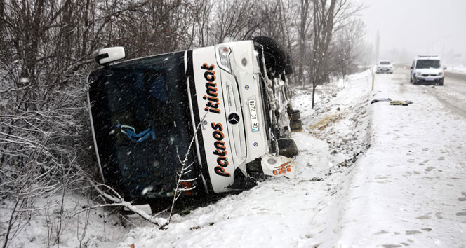 Otobüs şarampole devrildi: Tam 33 yaralı&nbsp;Afyonkarahisar,otobüs kazası