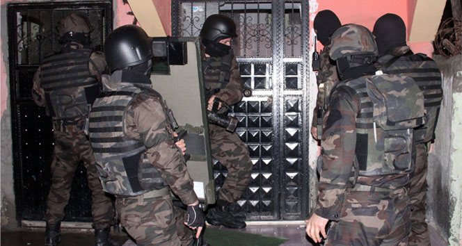 Adana'da 500 polisle şafak operasyonu: 17 gözaltı!&nbsp;adana,şafak operasyonu