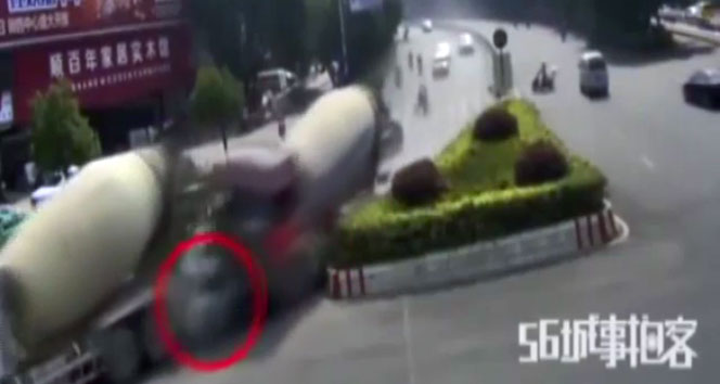 Otomobili tosta çevirdiler