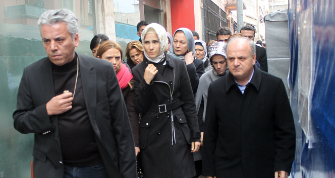 Cumhurbaşkanı Erdoğan'ın kızları taziye evinde cumhurbaşkanı erdoğanın kızları,Özgecan