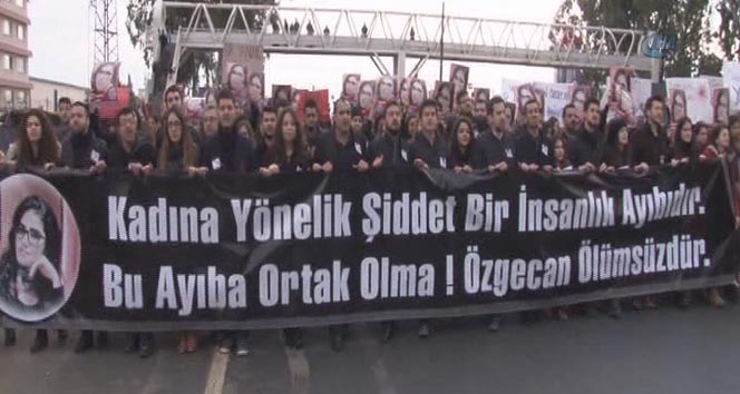 Özgecan için tek yürek oldular&nbsp;mersin,özgecan aslan,protesto