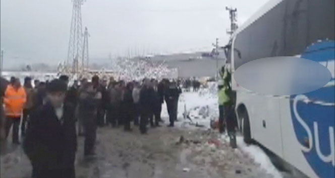 TEM'de 2 yolcu otobüsü çarpıştı: En az 30 yaralı&nbsp;