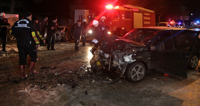 Gaziantep’te feci kaza: 3 ölü,5 yaralı&nbsp;Gaziantep,kaza