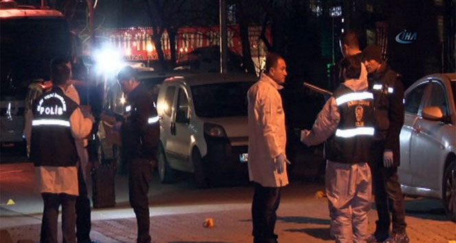 İstanbul'da polis otosuna ses bombalı saldırı! İstanbul,polise saldırı