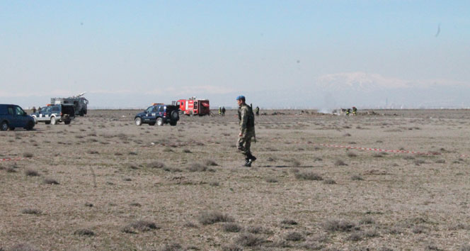Konya'da askeri uçak düştü: 2 pilot şehit askeri uçak düştü,konya askeri uçak düştü
