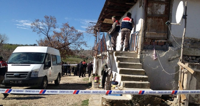 Cinnet geçiren kadın çocuklarını vurdu: 1 ölü, 1 yaralı Anne,av tüfeği,çocuklarını vurdu